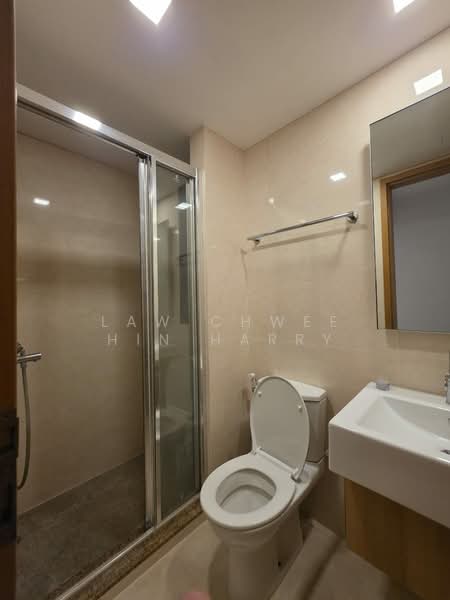 The Pier at Robertson, 80 Mohamed Sultan Road, 2 Bedrooms, 1,055 sqft, Apartment For Sale, by Law Chwee Hin Harry, 60066168 - Common Toilet - PropertyGuru.com.sg