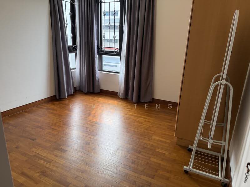 The Mayfair, 5 Jurong East Street 32, Boon Lay / Jurong / Tuas, 2 Bedrooms, 893 sqft, Condominium For Sale, by Kevin Teng, 60066222 - Bedroom - PropertyGuru.com.sg