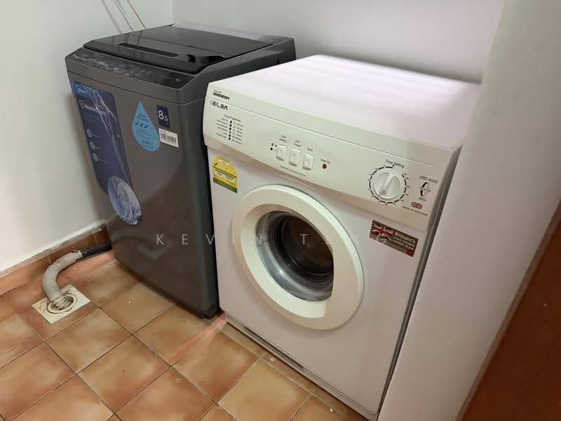 The Mayfair, 5 Jurong East Street 32, Boon Lay / Jurong / Tuas, 2 Bedrooms, 893 sqft, Condominium For Sale, by Kevin Teng, 60066222 - Wash area - PropertyGuru.com.sg