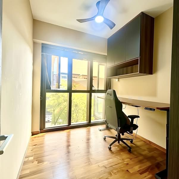 Seaside Residences, 10 Siglap Link, 3 Bedrooms, 1,023 sqft, Apartment For Sale, by Joleen Tan 陈琳琳, 60066236 - 1st Common bedroom / study - PropertyGuru.com.sg