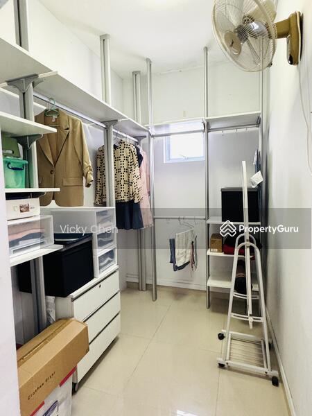 Walk in wardrobe