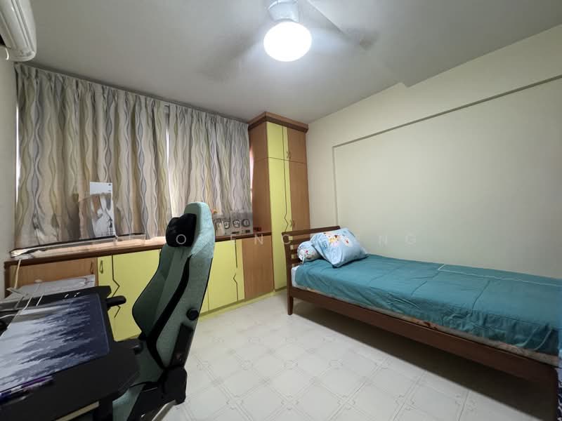 237 Hougang Street 21, 237 Hougang Street 21, 3 Bedrooms, 1,614 sqft, HDB Flat For Sale, by Florence Eng, 60066347 - Bedroom - PropertyGuru.com.sg