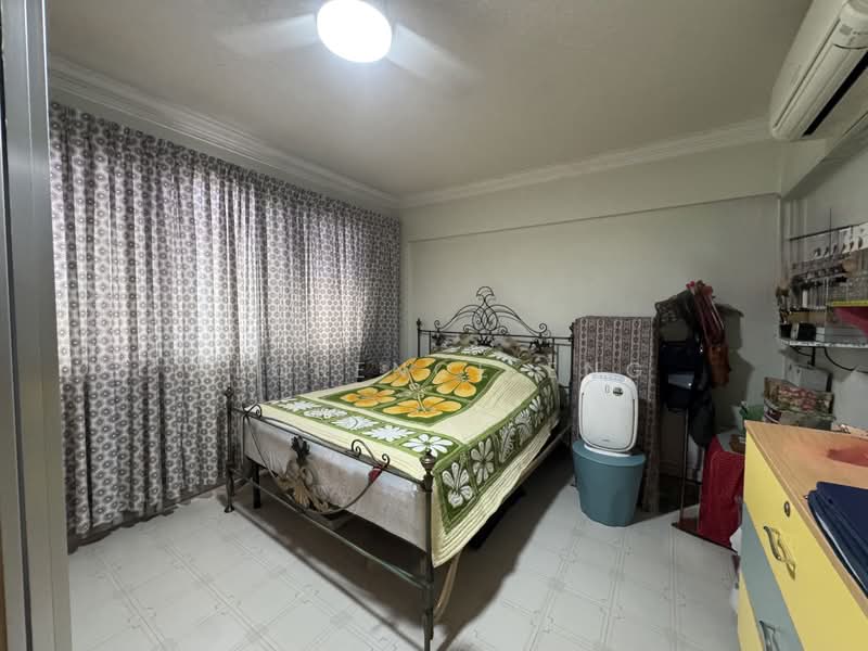 237 Hougang Street 21, 237 Hougang Street 21, 3 Bedrooms, 1,614 sqft, HDB Flat For Sale, by Florence Eng, 60066347 - Bedroom - PropertyGuru.com.sg