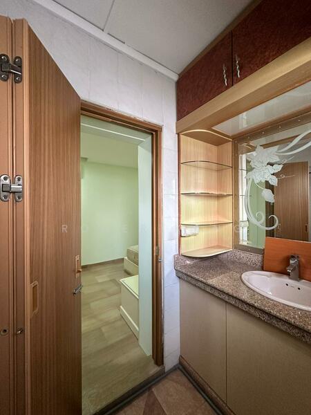 369 Tampines Street 34, 369 Tampines Street 34, 3 Bedrooms, 1,302 sqft, HDB Flat For Rent, by Roger Kang, 60066490 - Bathroom - PropertyGuru.com.sg