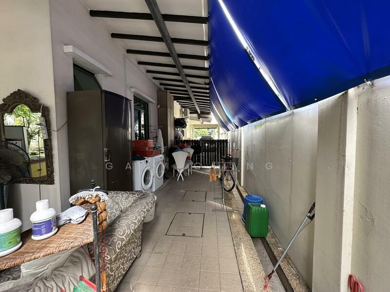 Covered Drive Way