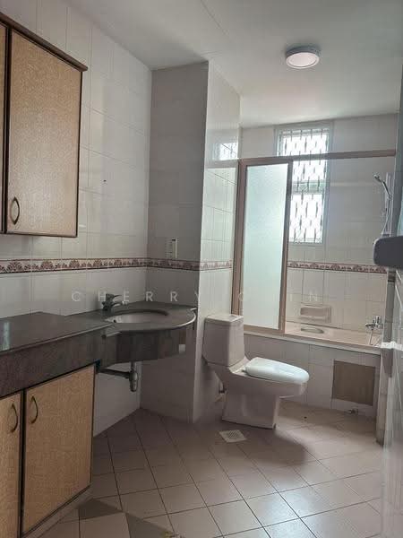 5 Mins from Canberra MRT, Sembawang / Yishun, 6 Bedrooms, 5,100 sqft, Detached House For Rent, by Cherry Chin, 60066715 - Bathroom - PropertyGuru.com.sg