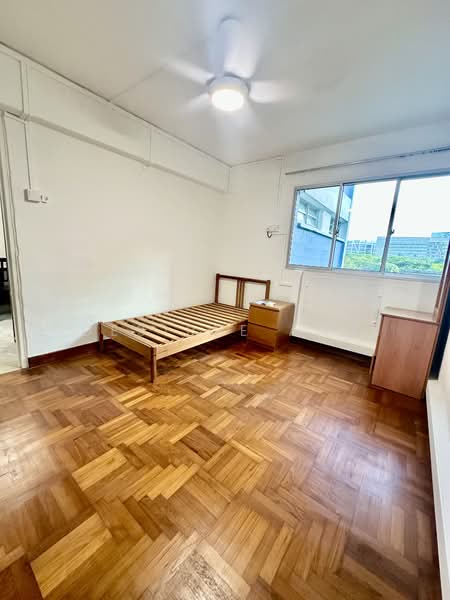 32 Holland Close, 32 Holland Close, 2 Bedrooms, 720 sqft, HDB Flat For Rent, by Desiree Ang, 60066800 - Bedroom - PropertyGuru.com.sg