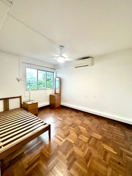 32 Holland Close, 32 Holland Close, 2 Bedrooms, 720 sqft, HDB Flat For Rent, by Desiree Ang, 60066800 - Bedroom - PropertyGuru.com.sg