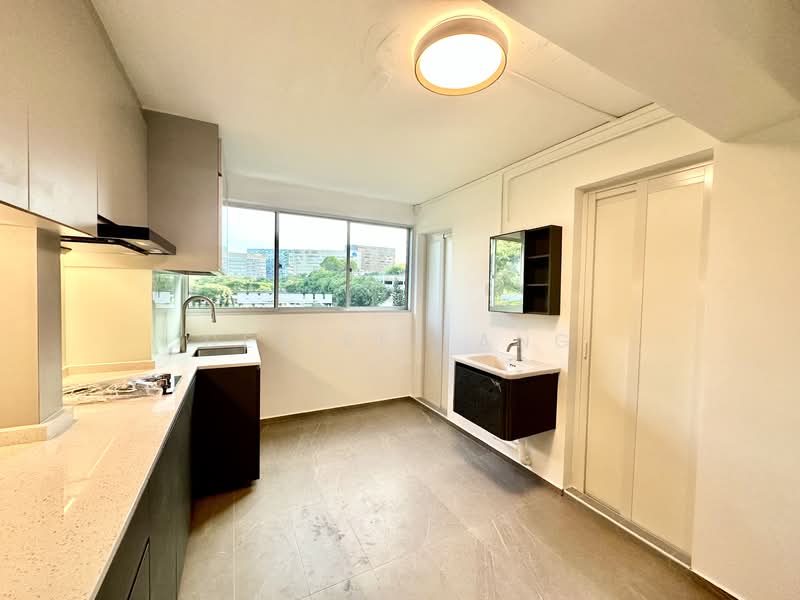 32 Holland Close, 32 Holland Close, 2 Bedrooms, 720 sqft, HDB Flat For Rent, by Desiree Ang, 60066800 - Kitchen - PropertyGuru.com.sg