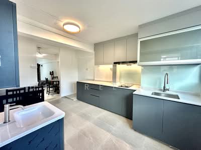 For Rent - 32 Holland Close