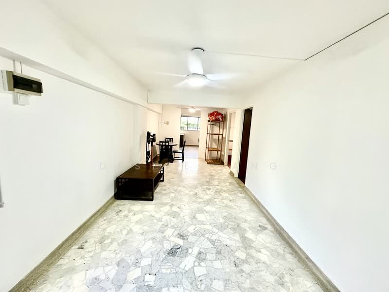 32 Holland Close, 32 Holland Close, 2 Bedrooms, 720 sqft, HDB Flat For Rent, by Desiree Ang, 60066800 - Corridor - PropertyGuru.com.sg