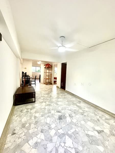 32 Holland Close, 32 Holland Close, 2 Bedrooms, 720 sqft, HDB Flat For Rent, by Desiree Ang, 60066800 - Corridor - PropertyGuru.com.sg