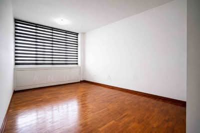 For Sale - LOCATION! MRT!