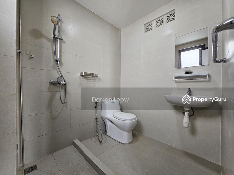 Room 1 Bathroom 