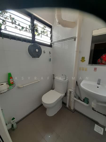 123 Yishun Street 11, 123 Yishun Street 11, Room Rental, 731 sqft, HDB Flat For Rent, by Asyraf Azman, 60067653 - Bathroom - PropertyGuru.com.sg