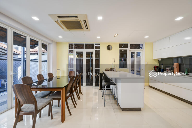 Dining / Dry Kitchen