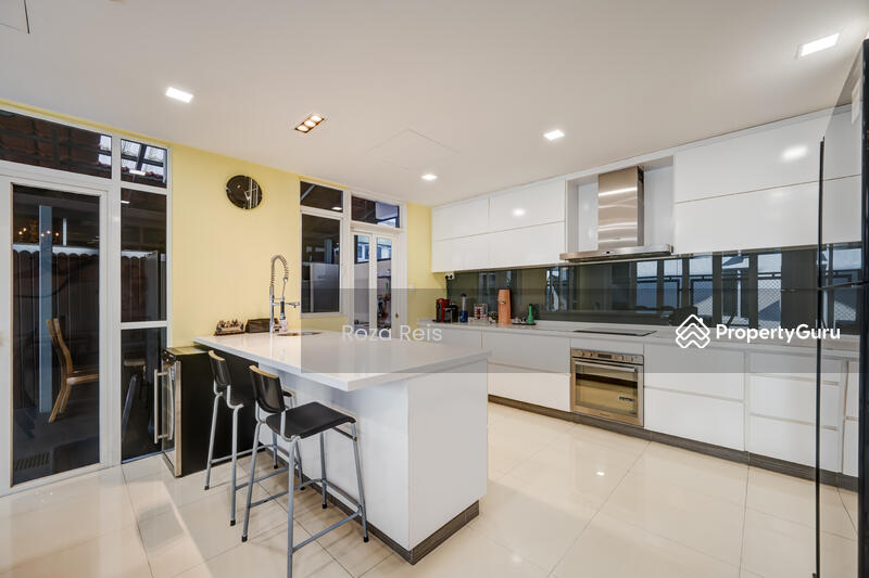 Dry Kitchen