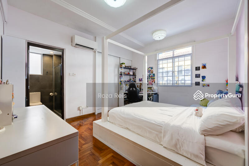 Junior Master with Ensuite Bath