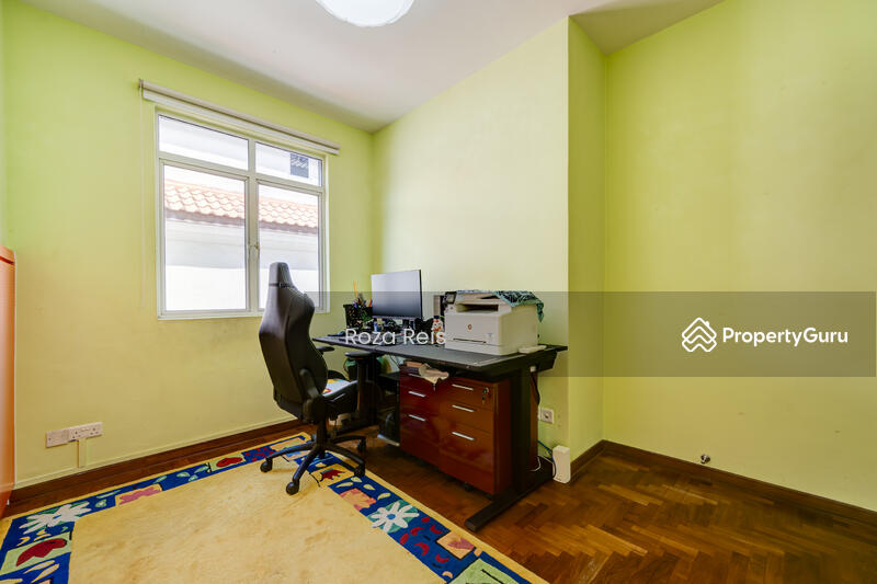 Bedroom / Study
