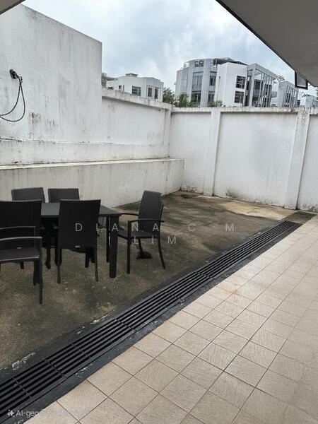 Outdoor terrace 