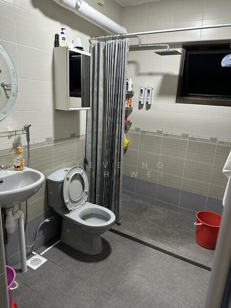 290 Bishan Street 24, 290 Bishan Street 24, 3 Bedrooms, 1,300 sqft, HDB Flat For Rent, by Steve Ng Chih Wei, 60068495 - Bathroom - PropertyGuru.com.sg