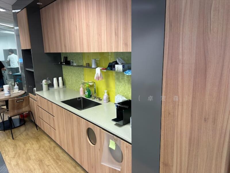 Excellent High Floor View Fitted Office, Raffles Place, Boat Quay / Raffles Place / Marina, 4,198 sqft, Office For Rent, by David Toh (卓宏森), 60068571 - Kitchen - CommercialGuru.com.sg