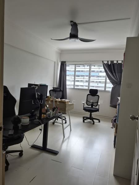 211 Bukit Batok Street 21, 211 Bukit Batok Street 21, 3 Bedrooms, 1,119 sqft, HDB Flat For Sale, by Luke Chew, 60068574 - Study - PropertyGuru.com.sg