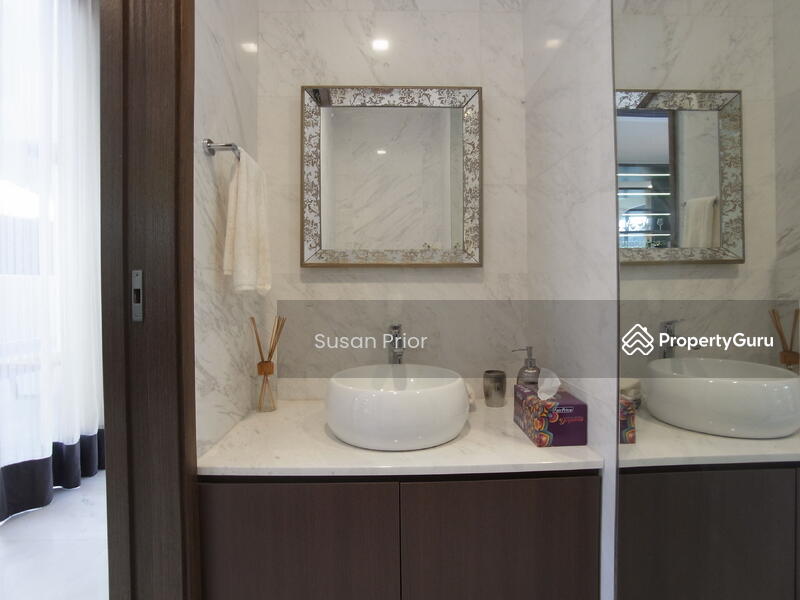 For Sale - Toh Drive - Designer Decor 5+1 Semi / Lap Pool