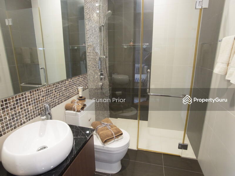 For Sale - Toh Drive - Designer Decor 5+1 Semi / Lap Pool