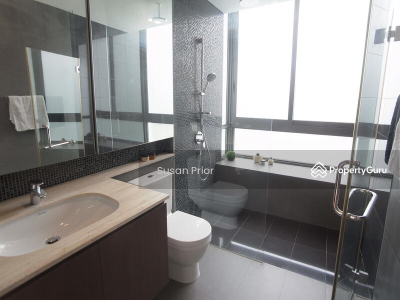 For Sale - Toh Drive - Designer Decor 5+1 Semi / Lap Pool