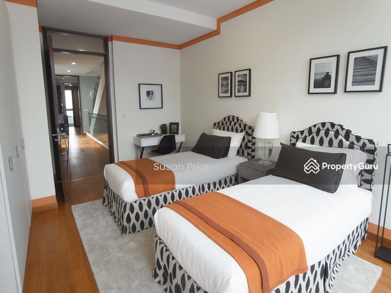 For Sale - Toh Drive - Designer Decor 5+1 Semi / Lap Pool