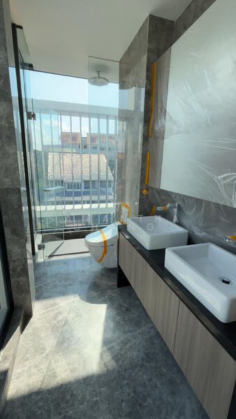 Master Bathroom with his & hers sink