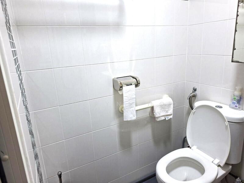 468 Ang Mo Kio Avenue 10, 468 Ang Mo Kio Avenue 10, 2 Bedrooms, 721 sqft, HDB Flat For Rent, by Cheryne Hoo, 60069218 - Bathroom - PropertyGuru.com.sg