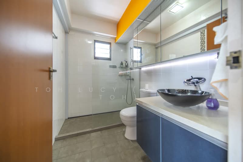 266A Punggol Way HDB Flat For Sale at S$ 880,000 | PropertyGuru Singapore - Bathroom