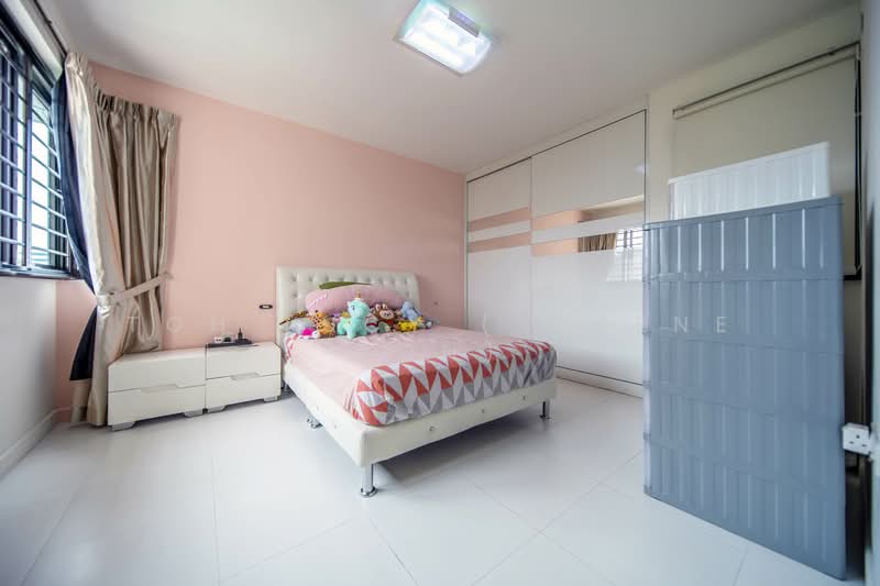 266A Punggol Way HDB Flat For Sale at S$ 880,000 | PropertyGuru Singapore - Master Bedroom