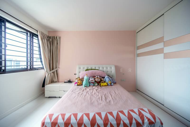 266A Punggol Way HDB Flat For Sale at S$ 880,000 | PropertyGuru Singapore - Bedroom