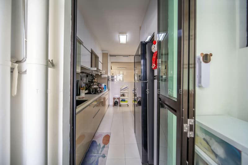 266A Punggol Way HDB Flat For Sale at S$ 880,000 | PropertyGuru Singapore - Kitchen