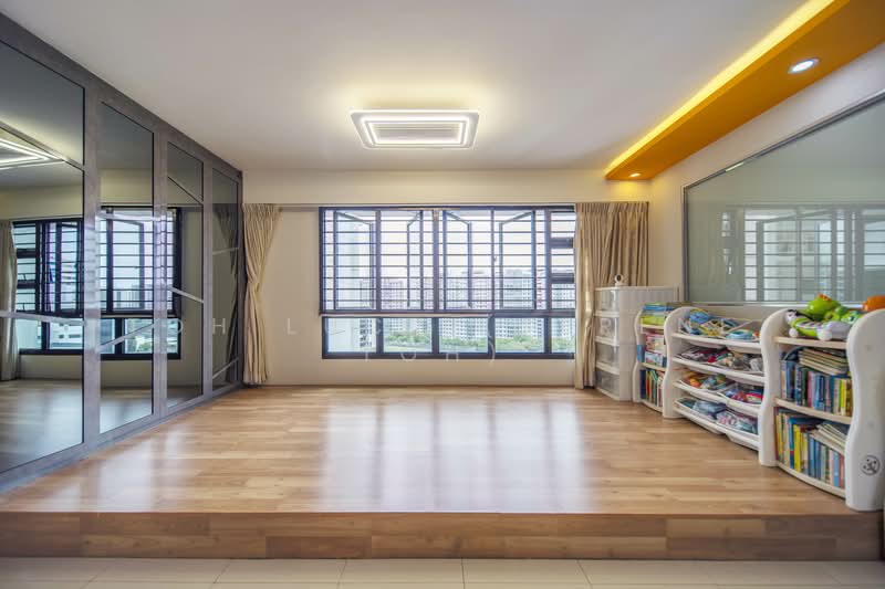 266A Punggol Way HDB Flat For Sale at S$ 880,000 | PropertyGuru Singapore - Living Room