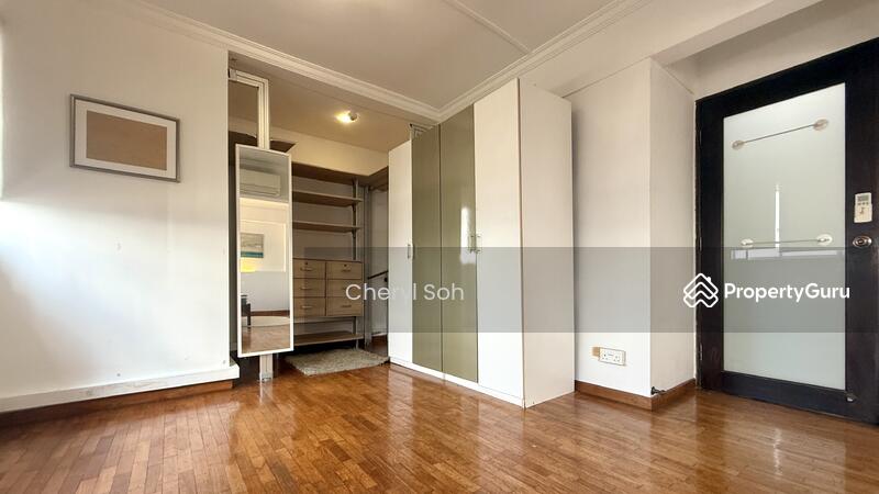 Walk-in Wardrobe