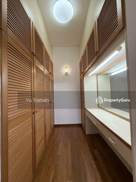 Master Walk-In 