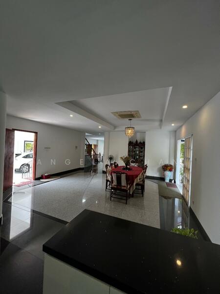 JALAN SENANDONG, Jalan Senandong, 5 Bedrooms, 8,300 sqft, Good Class Bungalow For Sale, by Angela Chan, 60069425 - Dining Room - PropertyGuru.com.sg