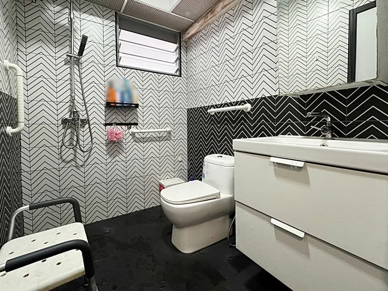 271B Punggol Walk, 271B Punggol Walk, 3 Bedrooms, 1,248 sqft, HDB Flat For Sale, by Chal Sulaiman, 60069506 - Bathroom - PropertyGuru.com.sg
