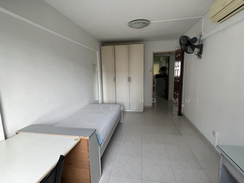 411 Commonwealth Avenue West, 411 Commonwealth Avenue West, Room Rental, 180 sqft, HDB Flat For Rent, by Joyce Chang Mui Lian, 60069538 - Bedroom - PropertyGuru.com.sg