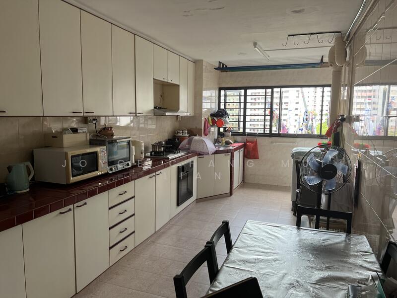 411 Commonwealth Avenue West, 411 Commonwealth Avenue West, Room Rental, 180 sqft, HDB Flat For Rent, by Joyce Chang Mui Lian, 60069538 - PropertyGuru.com.sg