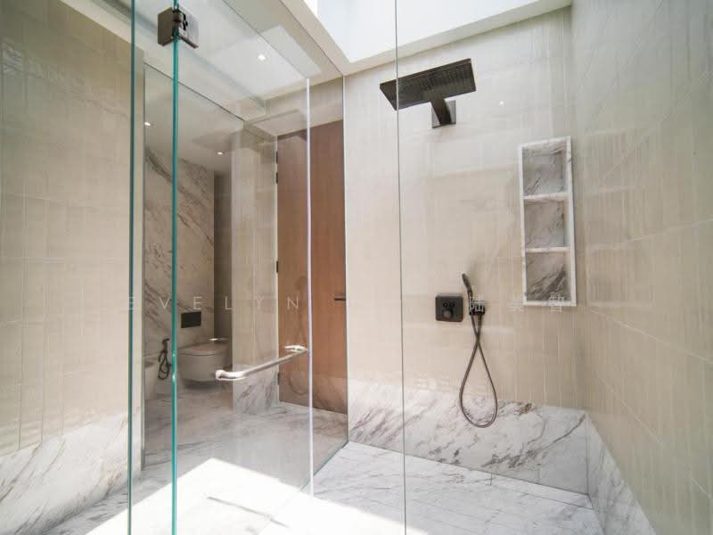 ⭐️EVELYN 94889556‼️MODERN DETACHED @ D5⭐️1KM TO HENRY PARK‼️WALK TO MRT⭐️POOL, BASEMENT & ATTIC‼️, , 8 Bedrooms, 10,200 sqft, Detached House For Sale, by Evelyn Lek 陆美智, 60069776 - Bathroom - PropertyGuru.com.sg