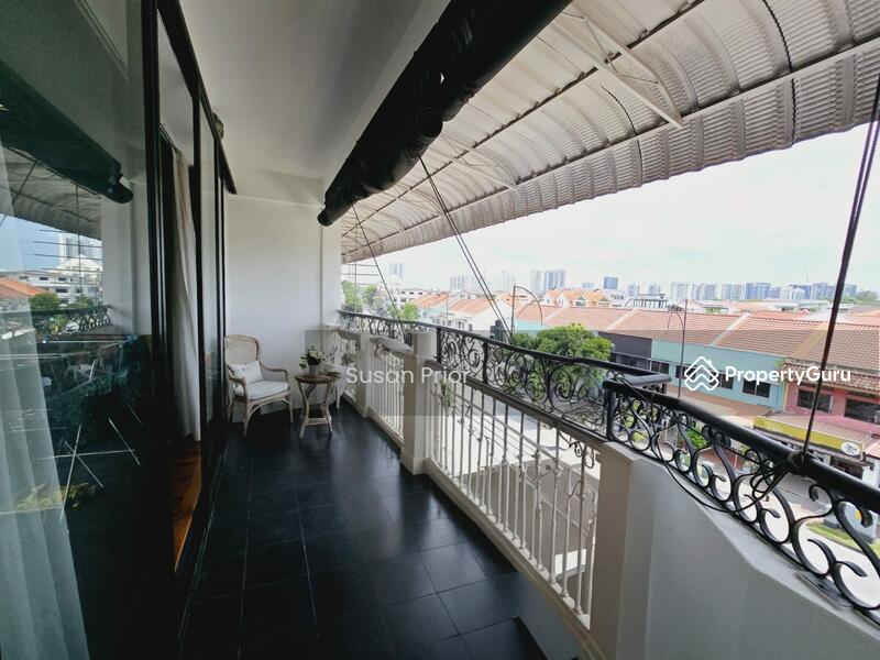 For Sale - Amazing Location Walkup