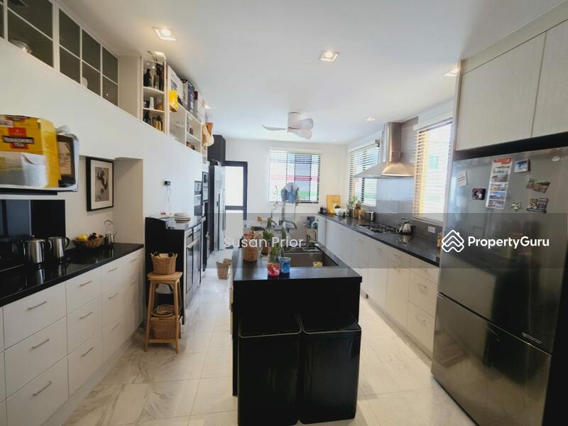 For Sale - Amazing Location Walkup