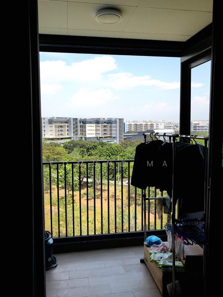 Balcony - unblocked view