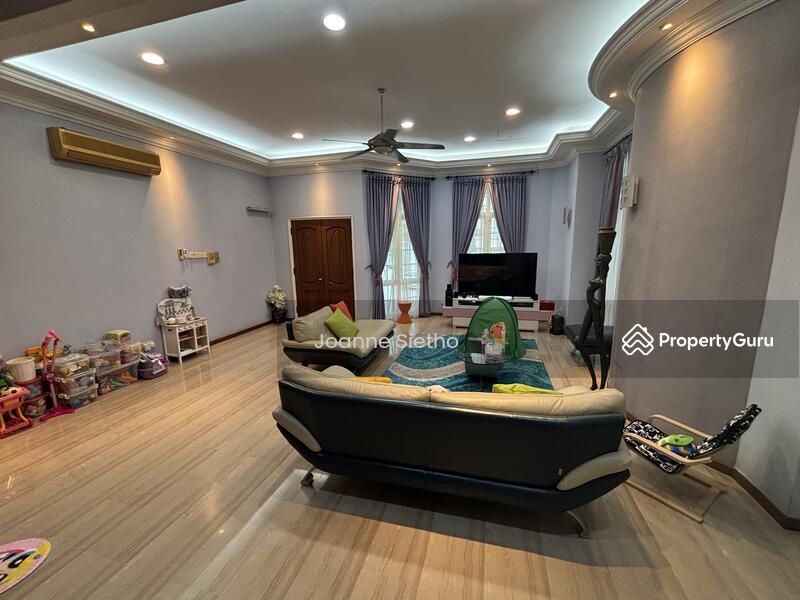 For Sale - Chuan Drive