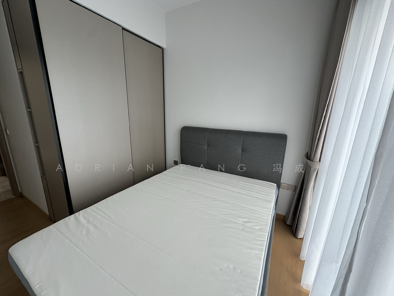 Haus On Handy Condominium For Sale at S$ 1,900,000 | PropertyGuru Singapore - Master Bedroom with Bed